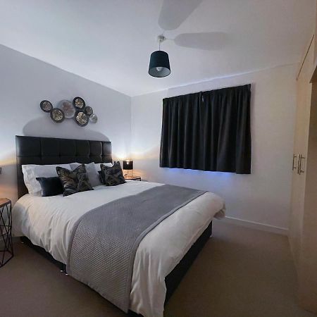 Station Side Penthouse Apartment Wolverhampton Exterior photo