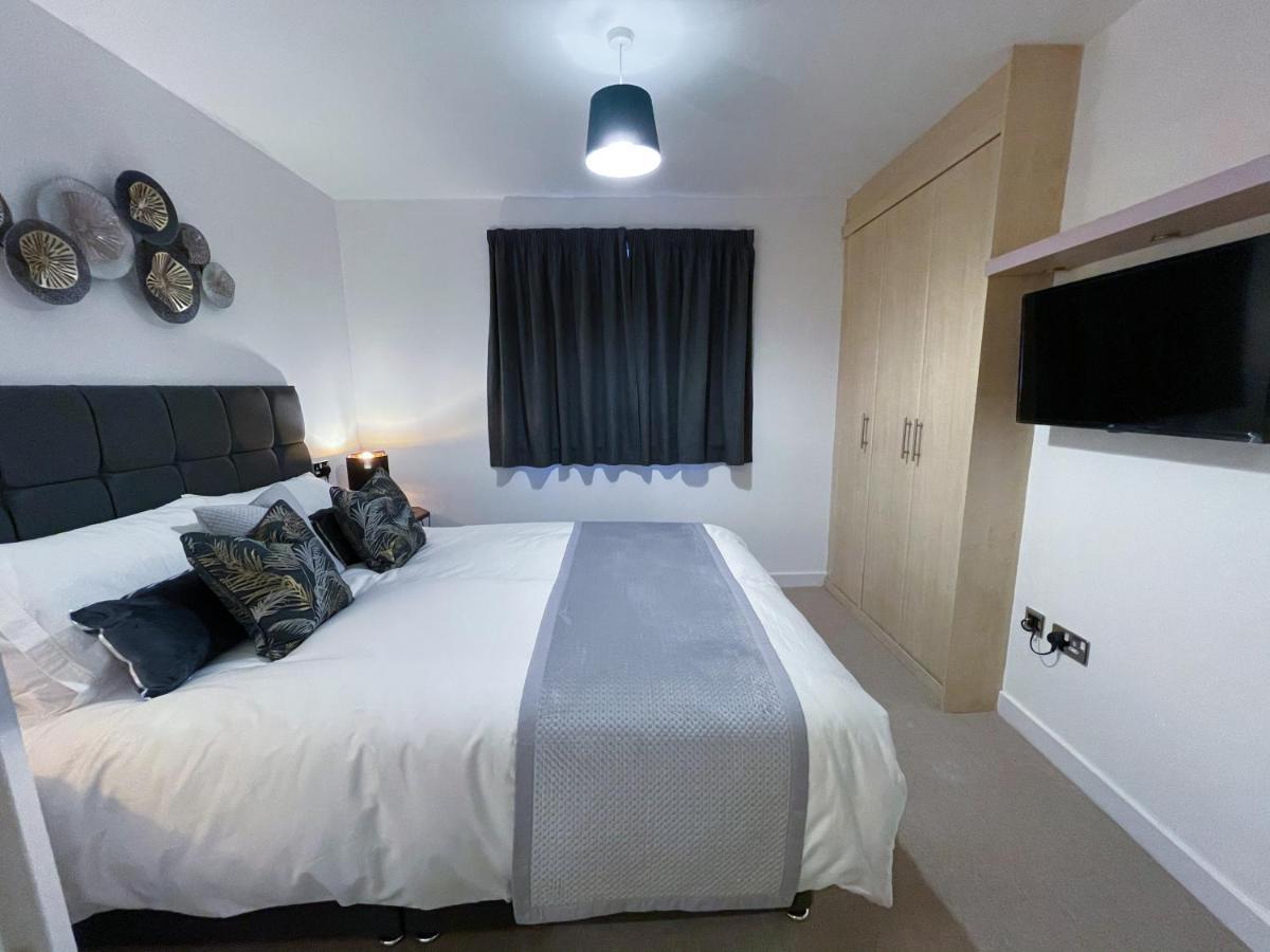 Station Side Penthouse Apartment Wolverhampton Exterior photo