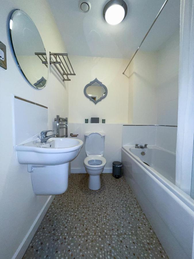 Station Side Penthouse Apartment Wolverhampton Exterior photo