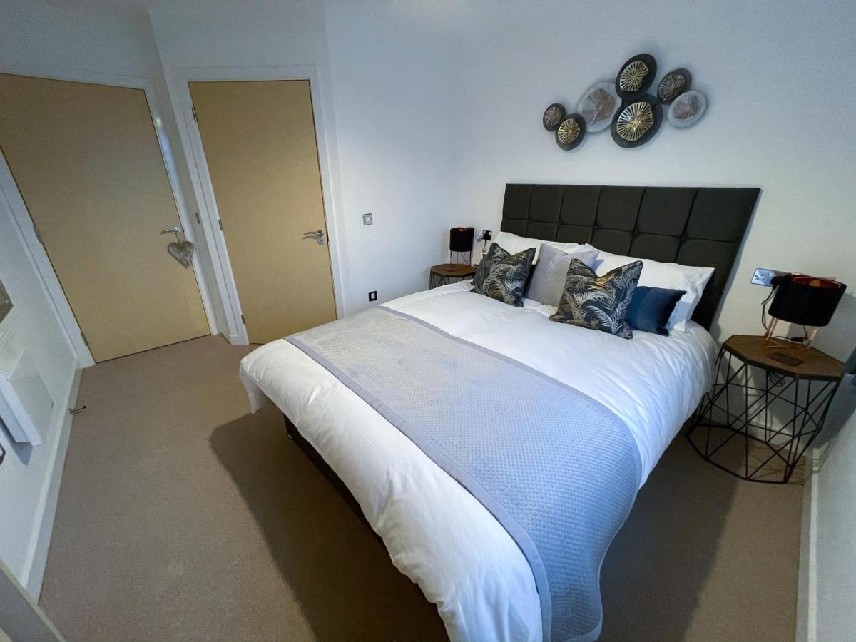 Station Side Penthouse Apartment Wolverhampton Exterior photo