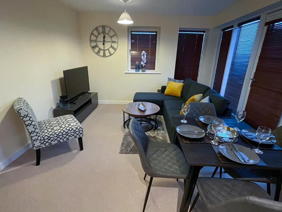 Station Side Penthouse Apartment Wolverhampton Exterior photo