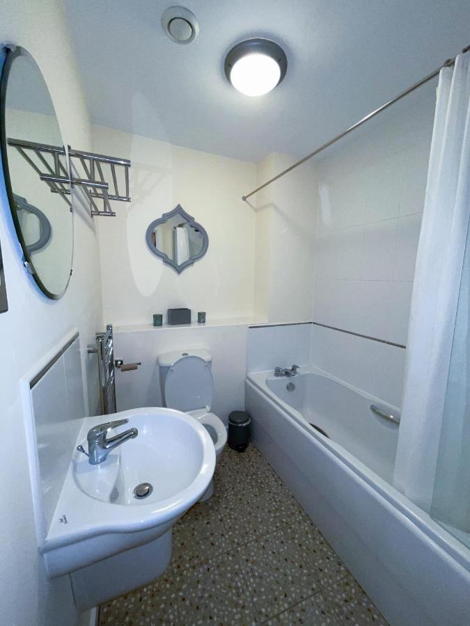 Station Side Penthouse Apartment Wolverhampton Exterior photo